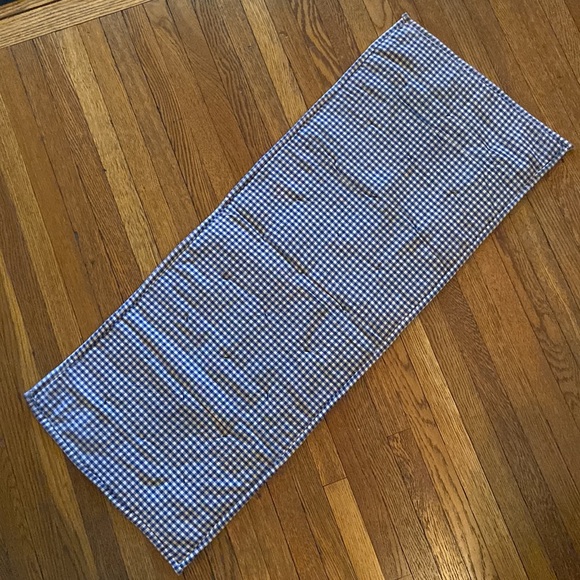 Checkered Table Runner - Picture 4 of 8